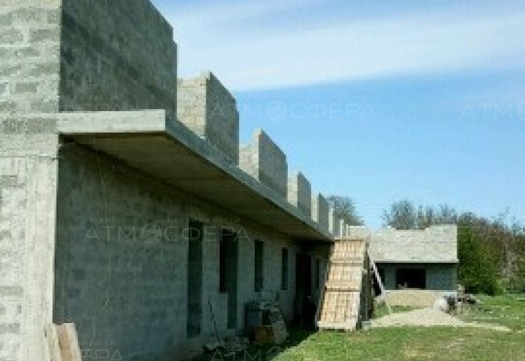 Продается участок с начатым строительством гостиницы