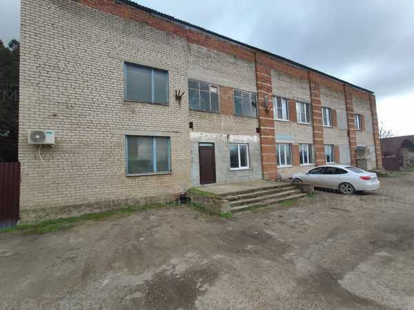 Продаётся коммерческое здание в центре х. Белый