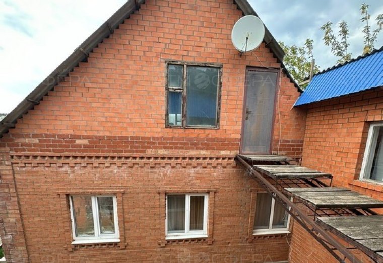 В продаже жилой дом с гостевым домом в центре п. Сукко