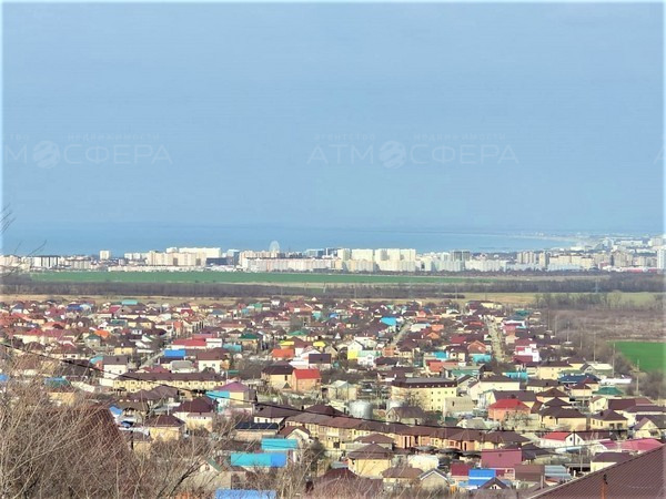 Продается участок с видом на море.