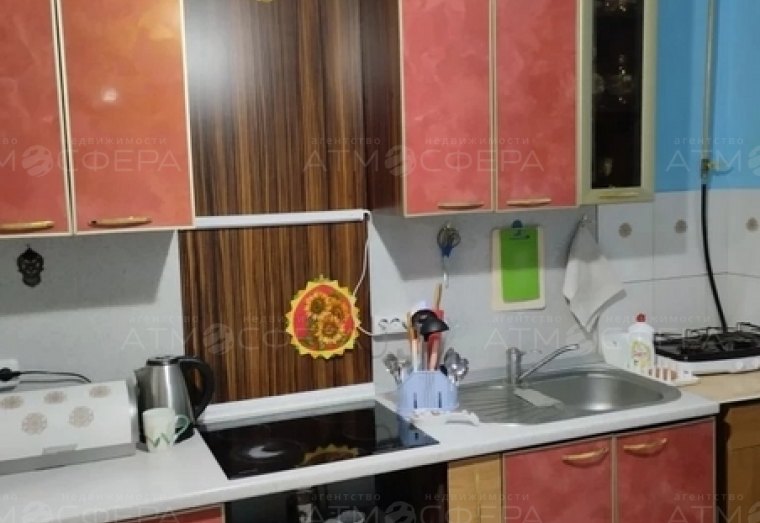 Продаётся жилой 3-х этажный гараж в г. Анапа