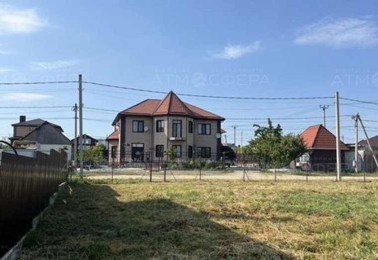 Продаётся земльный участок в п. Пятихатки