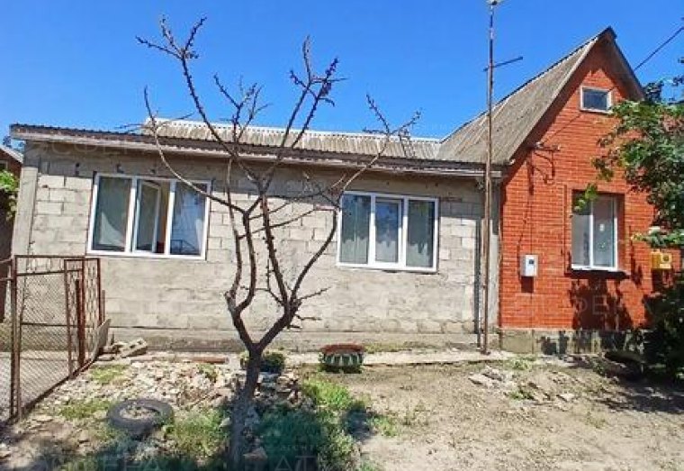 Продаётся дом на большом участке в х. Уташ